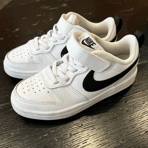 Nike Court Borough 2 Low Sneaker